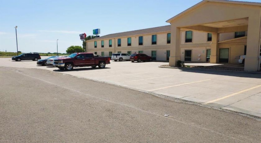McPherson Inn By OYO, I-135 Image 27